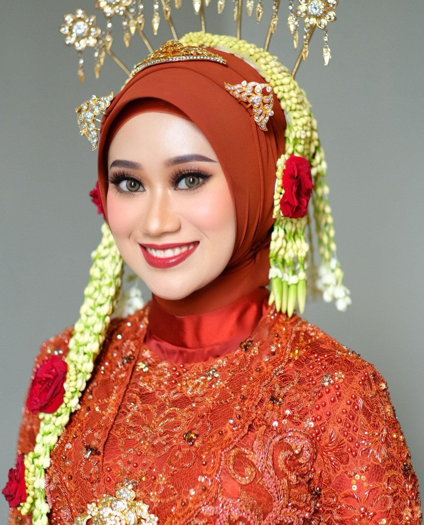 GOLD PAKET BAJU AKAD & RESEPSI BY TEAM