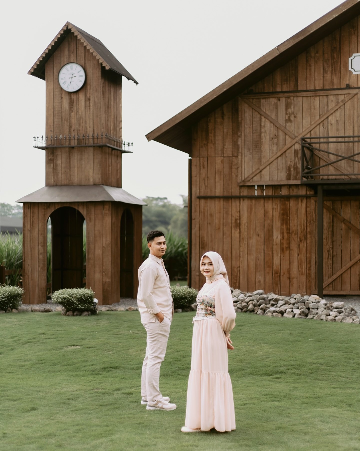 PREWEDDING PHOTO GOLD