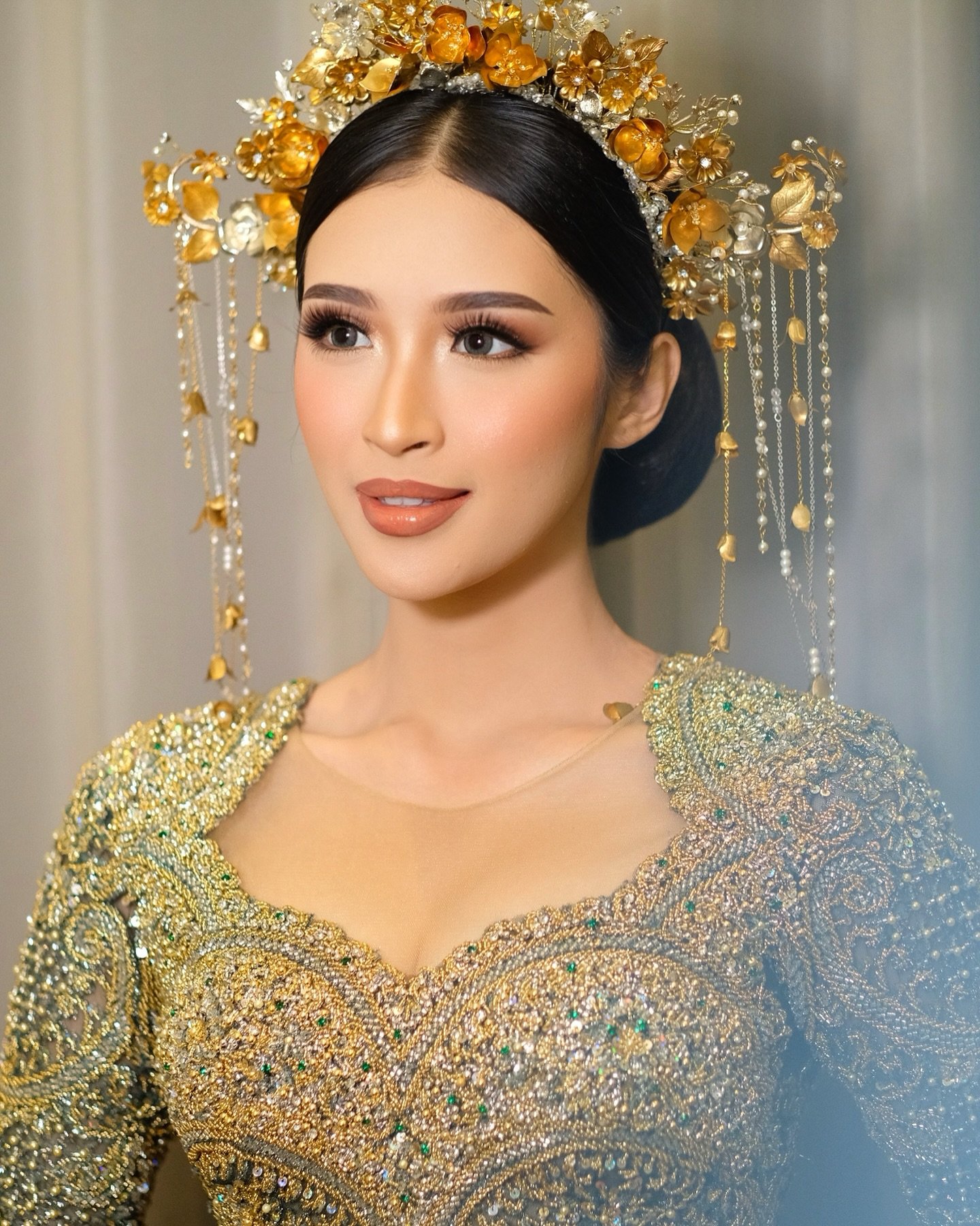 GOLD PAKET BAJU AKAD & RESEPSI BY TEAM